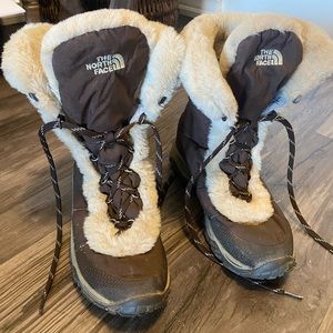 North face snow boots 8.5 women’s